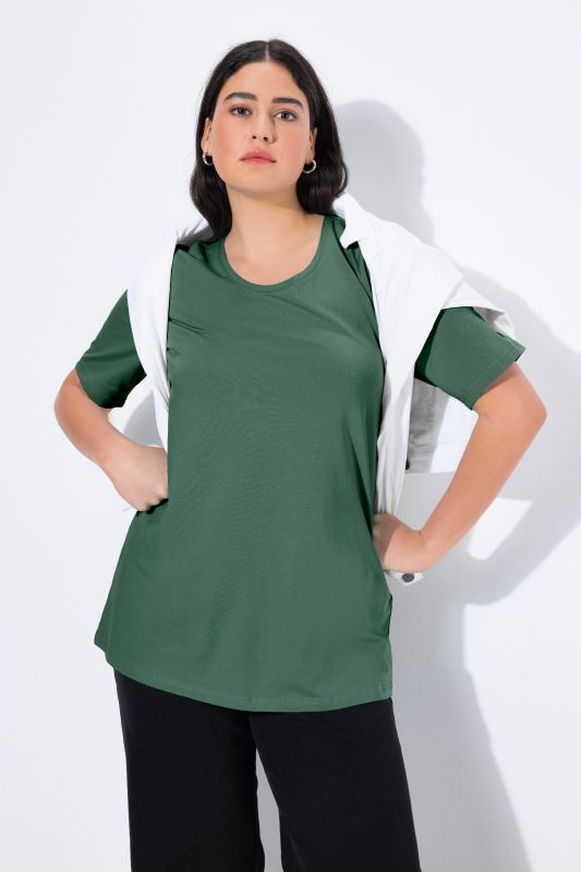 T-shirt en coton bio. Col rond et manches courtes. Coupe évasée