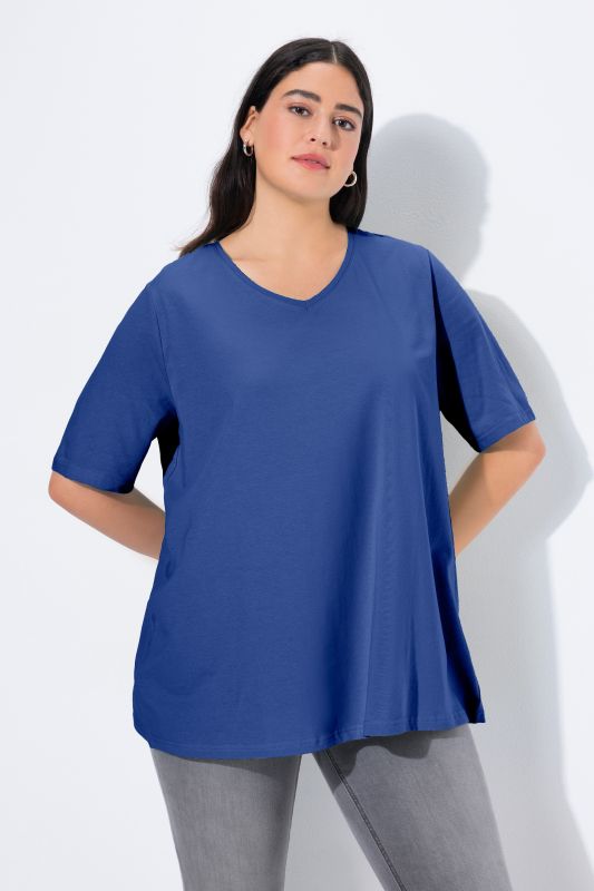 T-shirt à coupe évasée. Décolleté en V et manches courtes