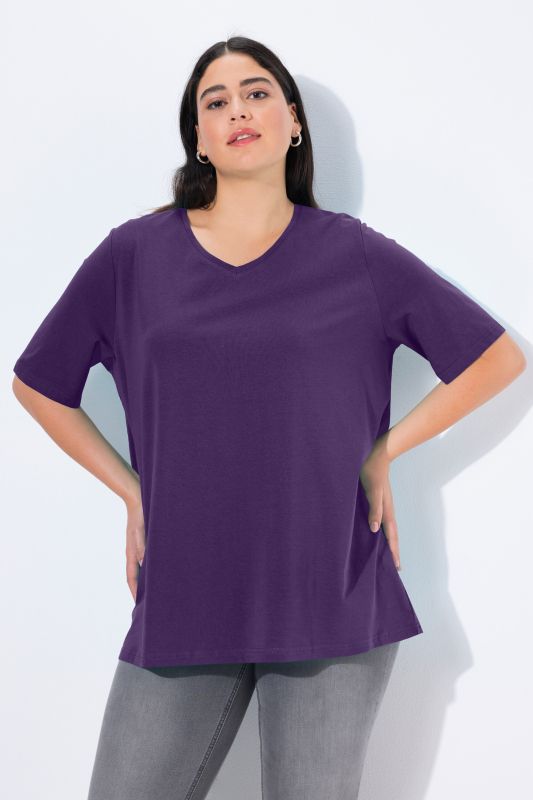 T-shirt à coupe évasée. Décolleté en V et manches courtes