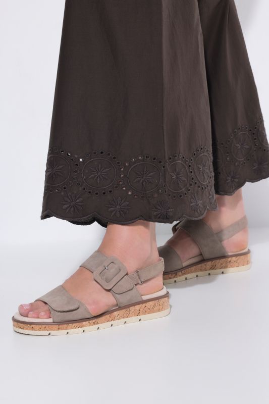 Sandales en cuir Caprice. Semelle de propreté amovible - largeur G