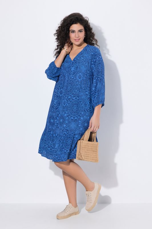 Robe coupe évasée, motif mosaïque, décolleté en V et manches 3/4