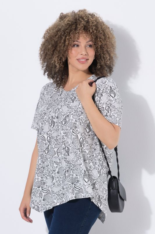 T-shirt à fleurs, base en pointe, décolleté en V et manches courtes