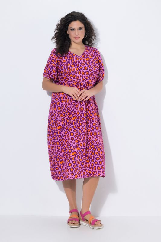 Robe en mousseline léopard, manches courtes et décolleté en V, coupe évasée