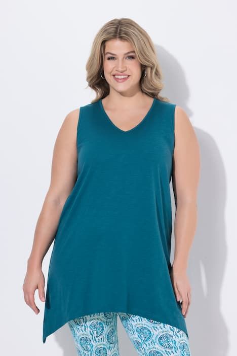 Débardeur long avec base en pointe des deux côtés. Décolleté en V. Coton bio. Coupe évasée