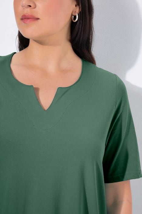 T-shirt manches courtes et col tunisien, coupe évasée