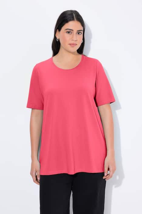 T-shirt en coton bio. Col rond et manches courtes. Coupe évasée