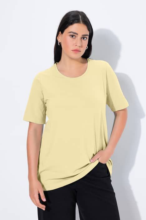 T-shirt en coton bio. Col rond et manches courtes. Coupe évasée