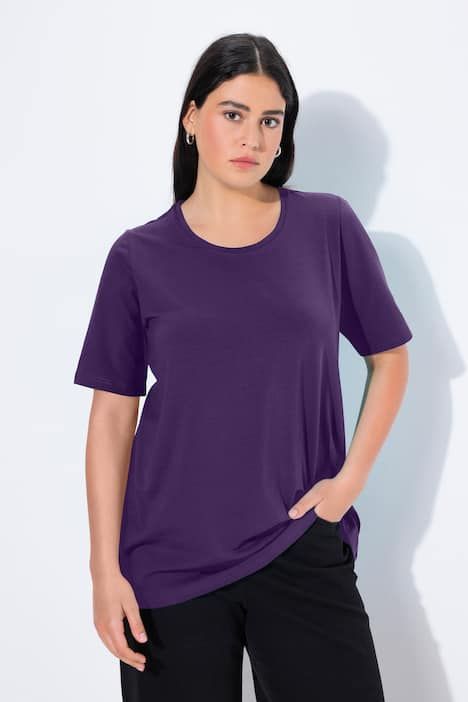 T-shirt en coton bio. Col rond et manches courtes. Coupe évasée