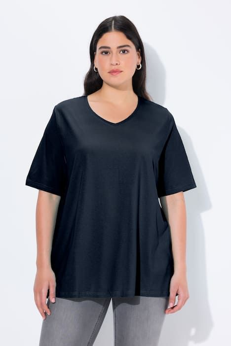 T-shirt à coupe évasée. Décolleté en V et manches courtes