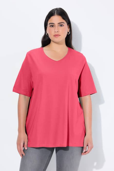 T-shirt à coupe évasée. Décolleté en V et manches courtes