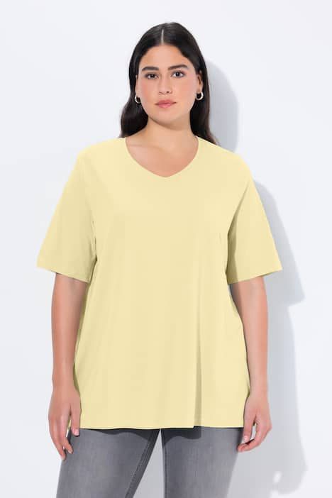 T-shirt à coupe évasée. Décolleté en V et manches courtes