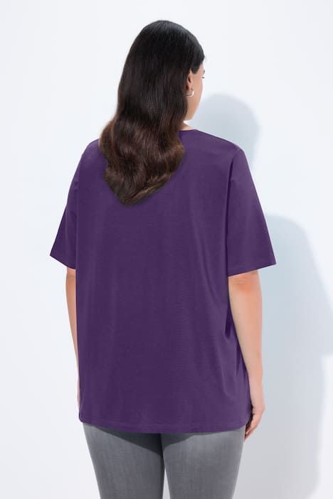 T-shirt à coupe évasée. Décolleté en V et manches courtes