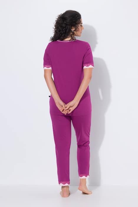 Pyjama deux pièces, T-shirt décolleté rond et manches courtes, liserés en dentelle