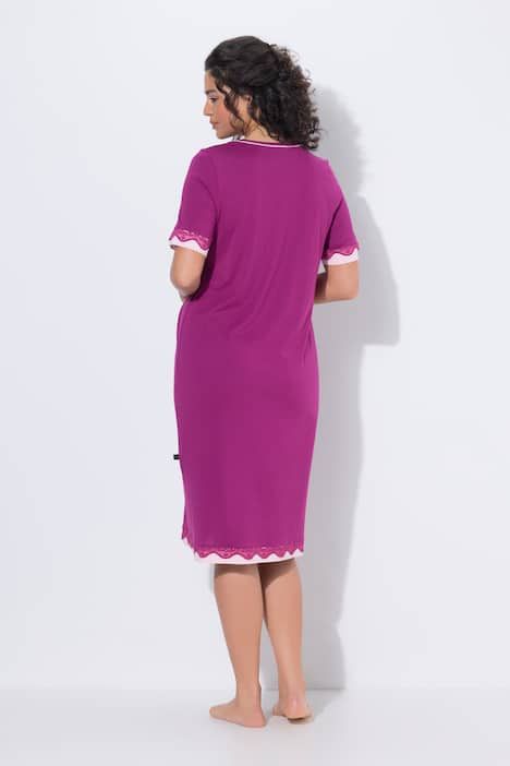 Chemise de nuit décolleté rond et manches courtes, liserés en dentelle