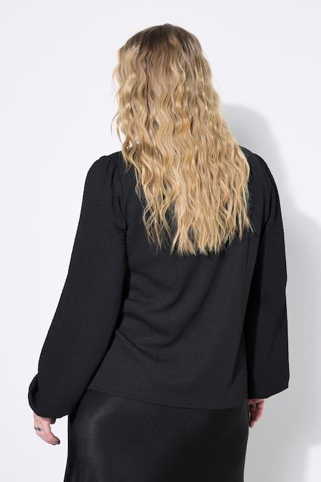 Blouse manches bouffantes, fermeture avec rubans