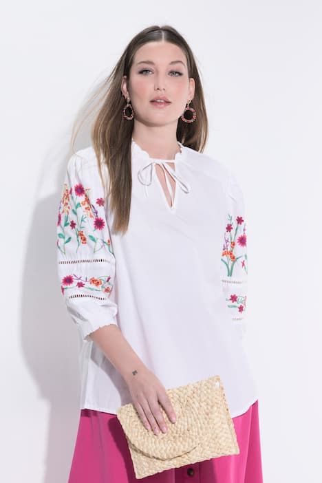 Blouse brodée, col tunisien, manches 3/4