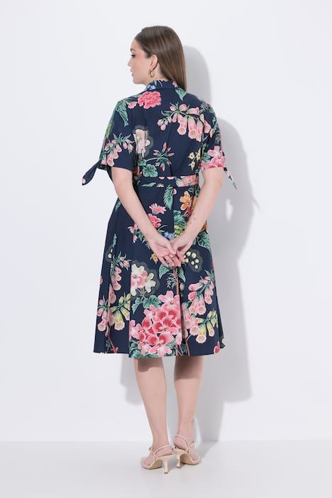 Robe midi à fleurs, manches courtes et col chemise, poches, coupe évasée