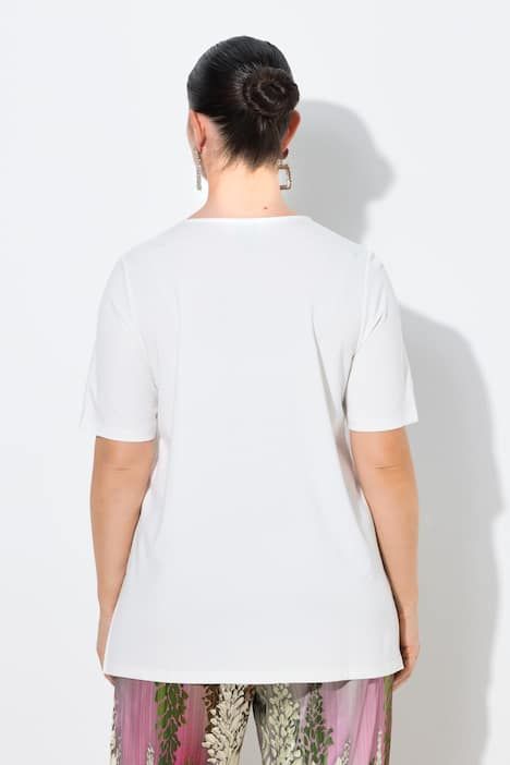 T-shirt avec broderies, manches courtes et décolleté en V, coupe évasée