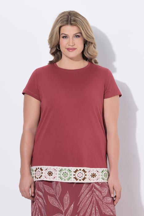 T-shirt en coton bio, bordure en crochet, décolleté rond et manches courtes