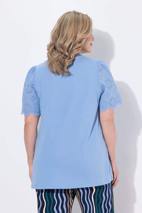 T-shirt en coton bio avec broderies, décolleté en V et manches courtes