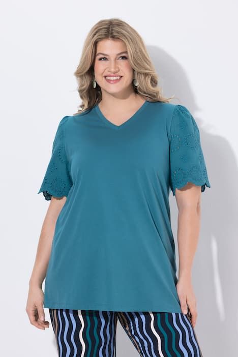 T-shirt en coton bio avec broderies, décolleté en V et manches courtes