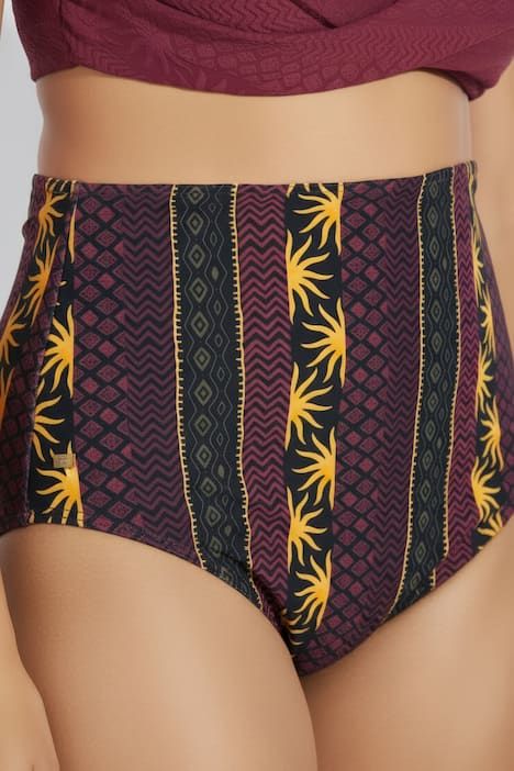 Bikini motif bohème, avec bonnets souples, bretelles ajustables et matière recyclée