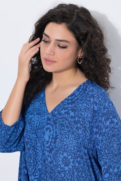 Robe coupe évasée, motif mosaïque, décolleté en V et manches 3/4