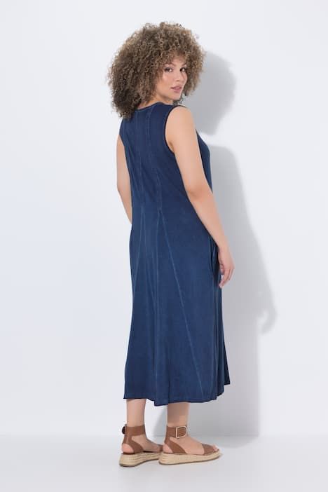 Robe midi sans manches, bandes fantaisie et plis godets, décolleté en V
