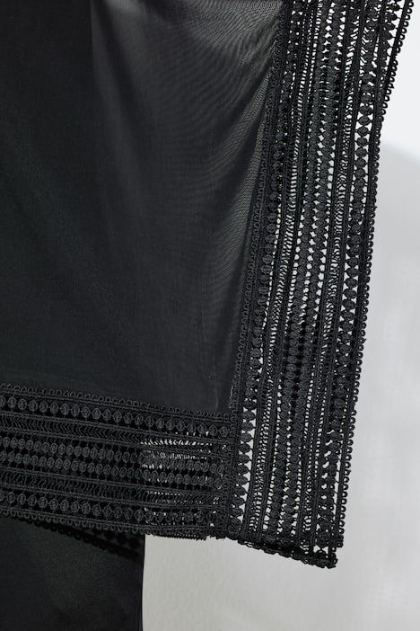 Chemisier oversize en tulle, bordures en dentelle, décolleté en V et manches 3/4