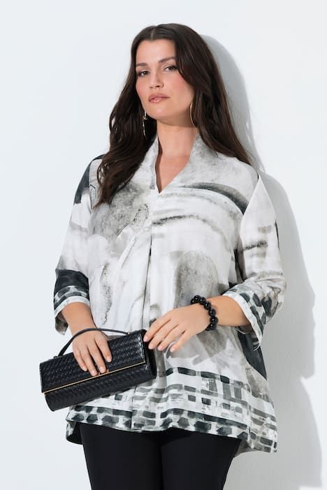 Blouse en satin, bordures contrastantes, col calice et manches 3/4, coupe évasée