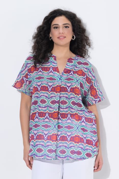 Chemisier imprimé, col très légèrement montant et manches longues, pli fantaisie