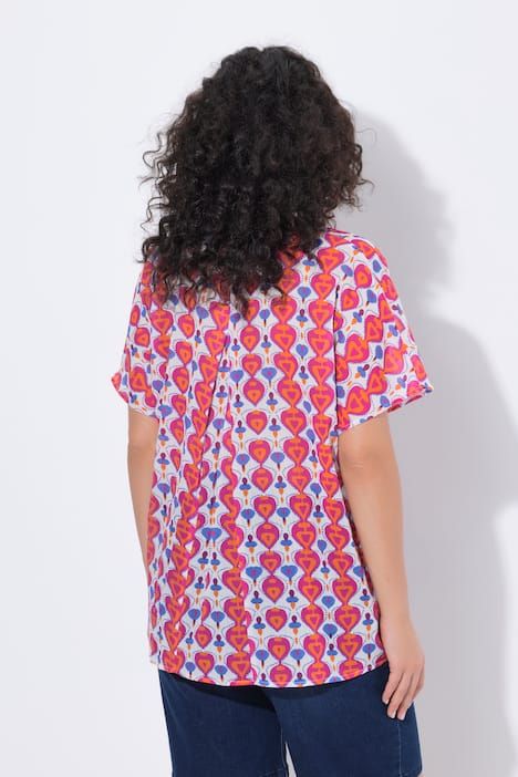 Chemisier imprimé, col très légèrement montant et manches longues, pli fantaisie