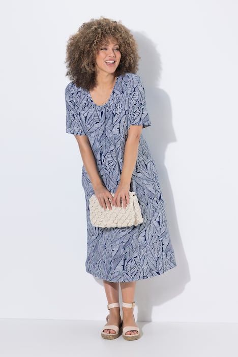 Robe en jersey motif feuilles, décolleté rond et manches courtes, coupe évasée