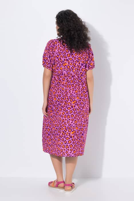 Robe en mousseline léopard, manches courtes et décolleté en V, coupe évasée