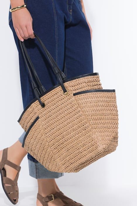 Cabas en paille, bords gansés aspect cuir et fermeture zippée