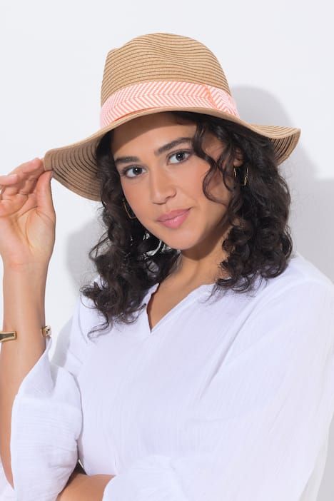 Chapeau en paille, large bord et bande motif chevrons