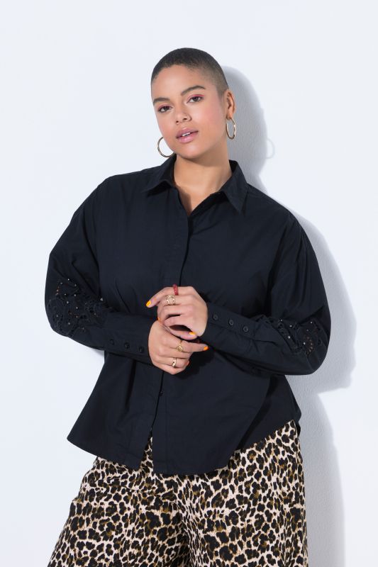Chemisier coupe oversize, broderie et manches longues avec rivets fantaisie