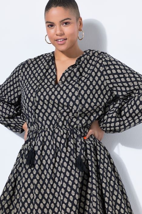 Robe courte, matière texturée avec motif, coupe confortable