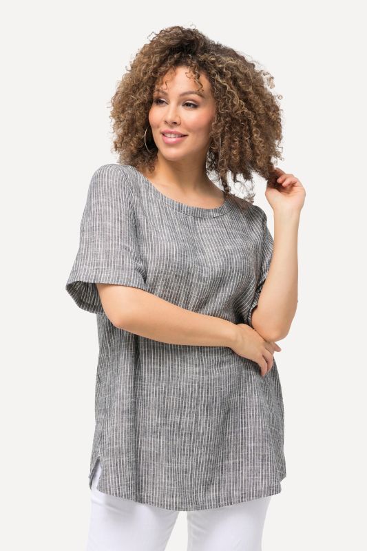 Blouse à rayures en lin mélangé. Encolure ronde et manches courtes