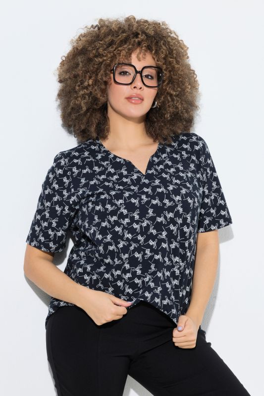 T-shirt avec motif, manches courtes et col tunisien, coupe évasée