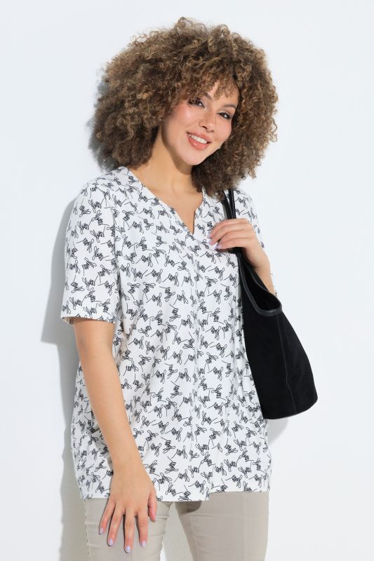 T-shirt avec motif, manches courtes et col tunisien, coupe évasée