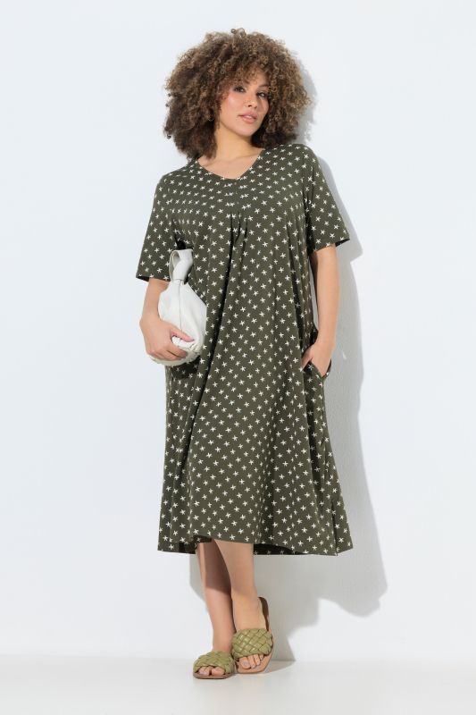 Robe midi motif étoiles, poches, décolleté en V et manches courtes