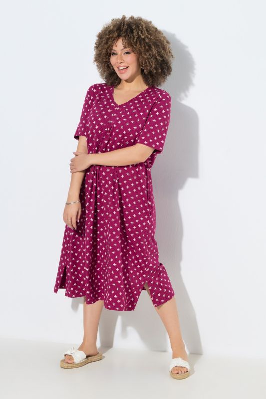 Robe midi motif étoiles, poches, décolleté en V et manches courtes