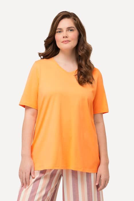 T-shirts en coton bio. Col en V et manches courtes. Lot de 2