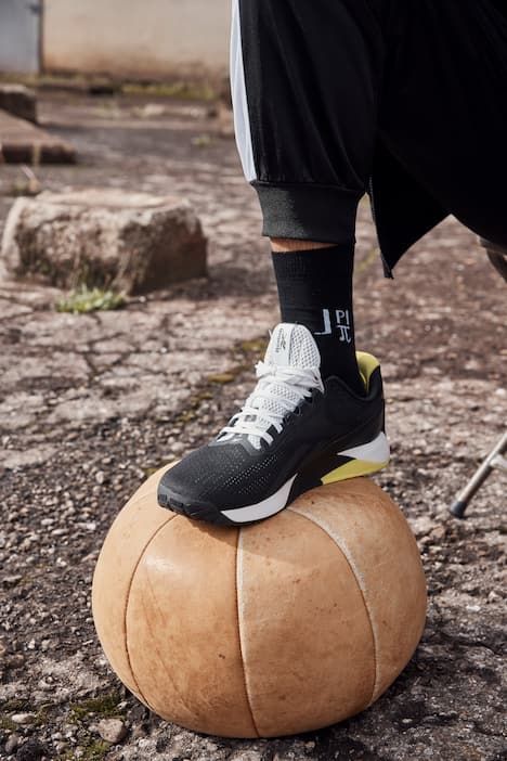 Lot de 2 paires de chaussettes de sport JAY-PI. Semelle intérieure en éponge et logo JAY-PI