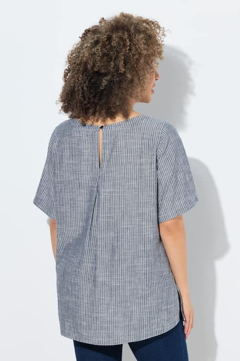 Blouse à rayures en lin mélangé. Encolure ronde et manches courtes