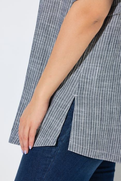 Blouse à rayures en lin mélangé. Encolure ronde et manches courtes