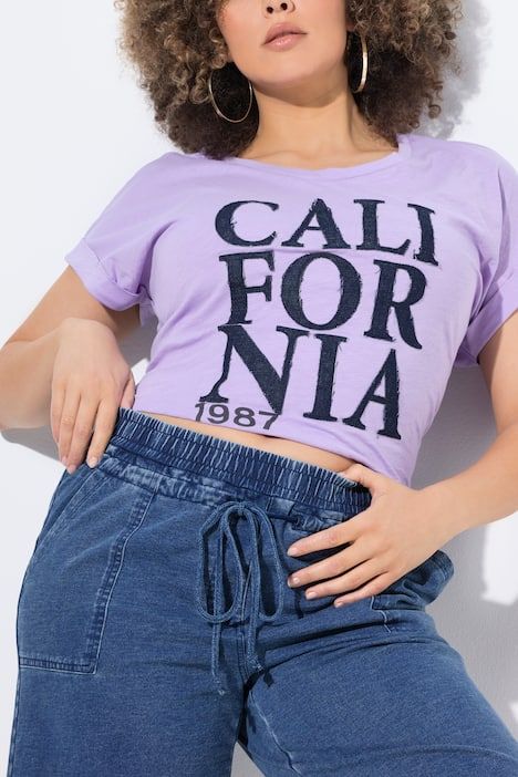 Short Rose en jersey. Jambe large et taille élastique. Teinture indigo