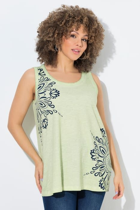 Débardeur long, motif mandalas. Encolure ronde, bretelles larges. Coupe évasée
