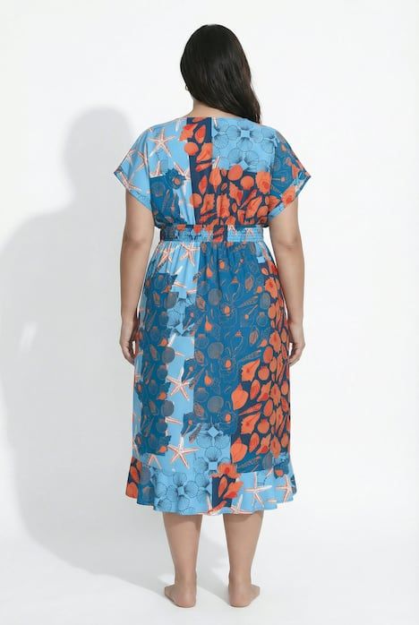 Caftan effet cache-cœur, motif coquillage, ruban à nouer et volant à la base